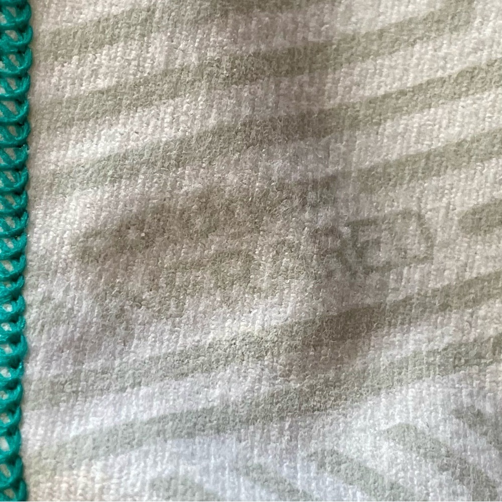 Under Armour Teal and White Long Sleeve Top - Picture 6 of 14
